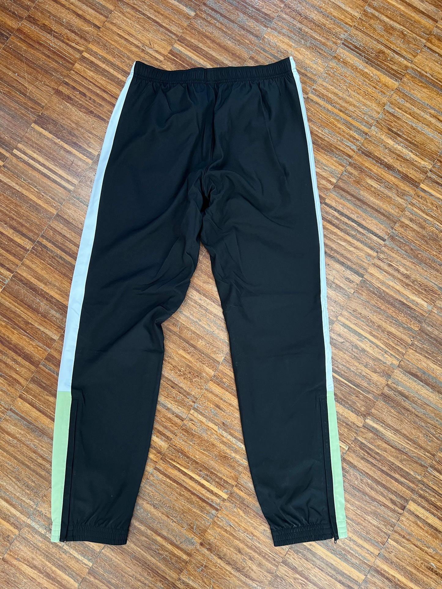 tuta Lacoste microfibra