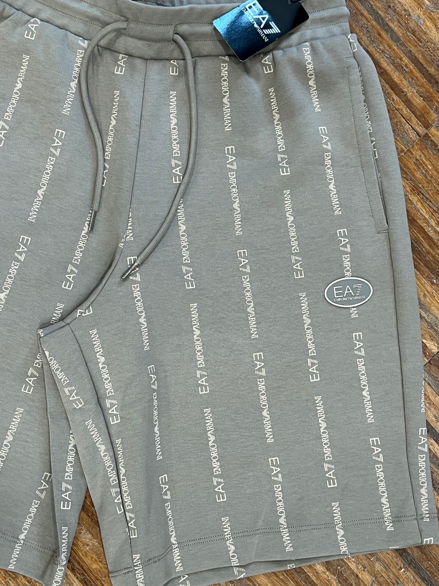 EA7 Emporio Armani – Pantaloncino Uomo in Cotone Tessuto Logato