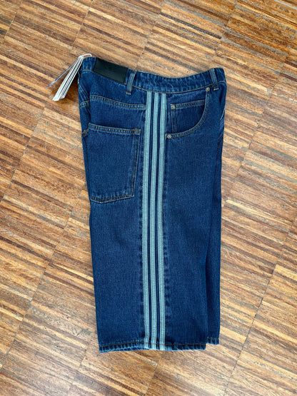 Adidas Originals Bermuda in Jeans