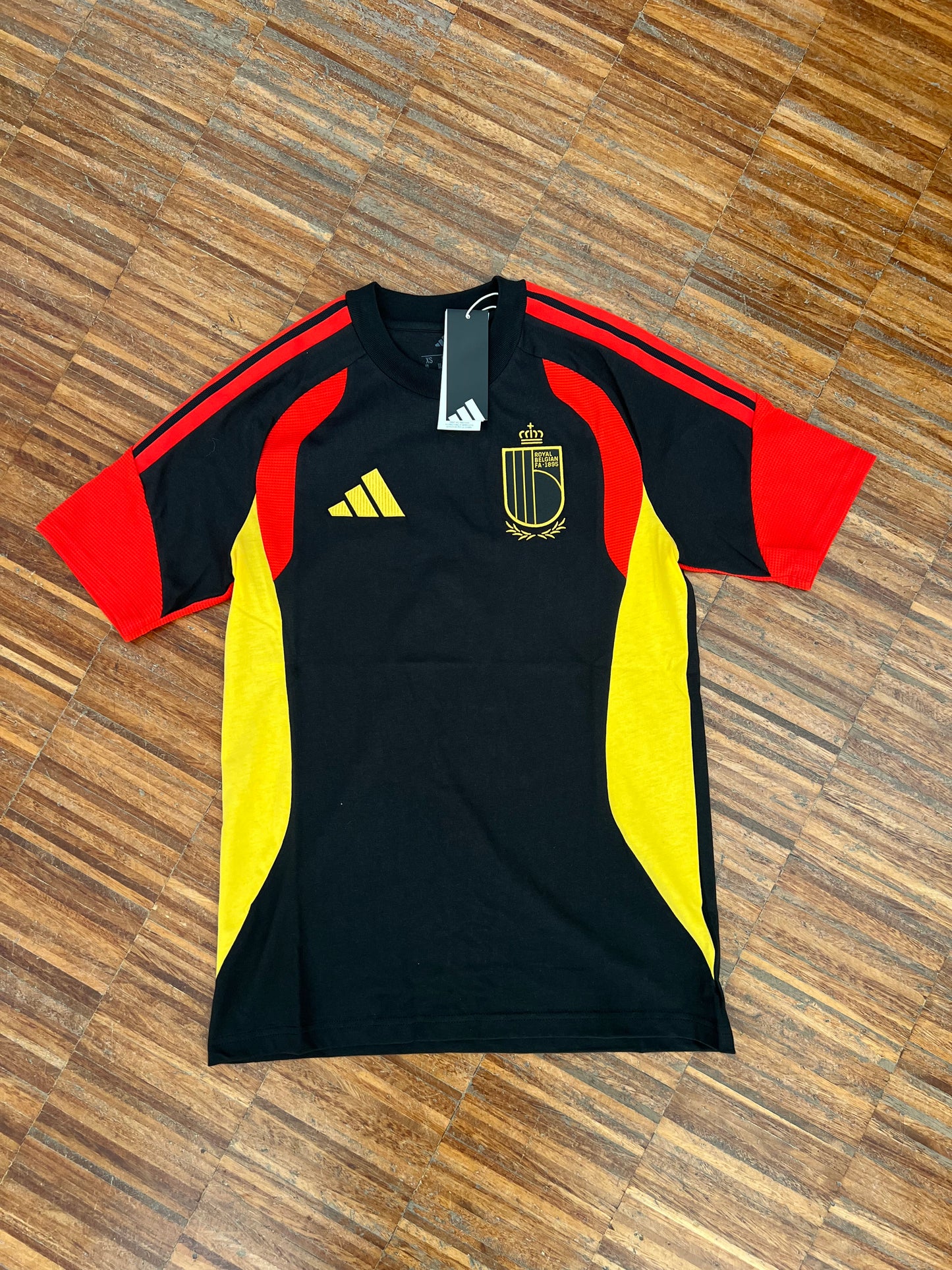 Adidas Belgio Completino Ufficiale Mondiali 2026 – T-Shirt + Pantaloncino