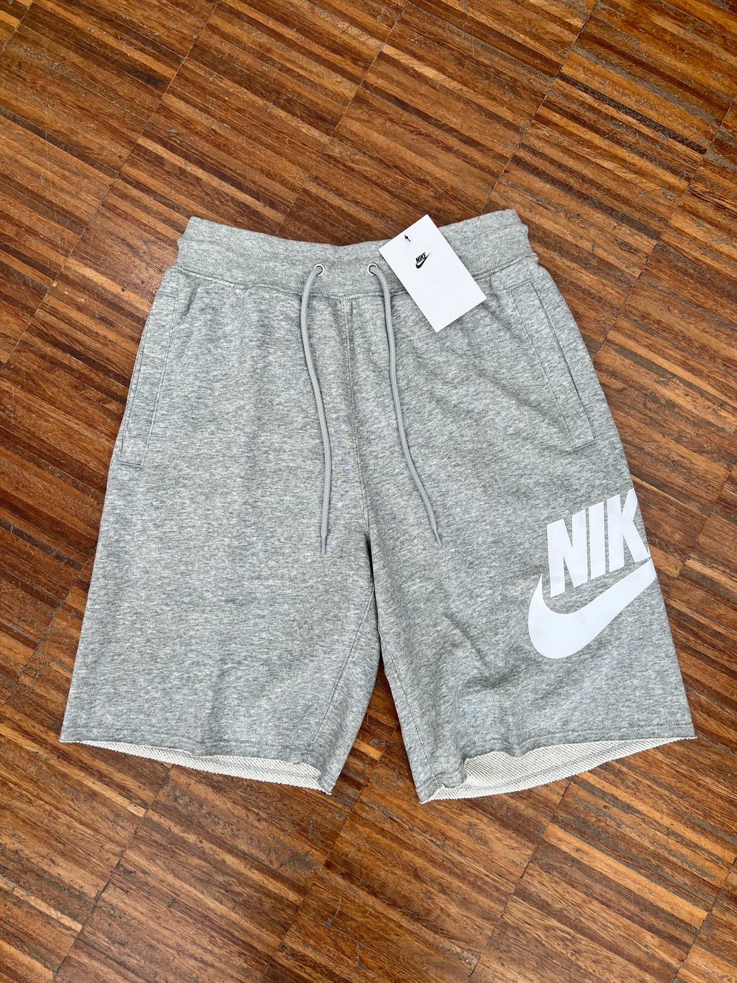 Nike Pantaloncino in Cotone – Grigio con Logo Bianco