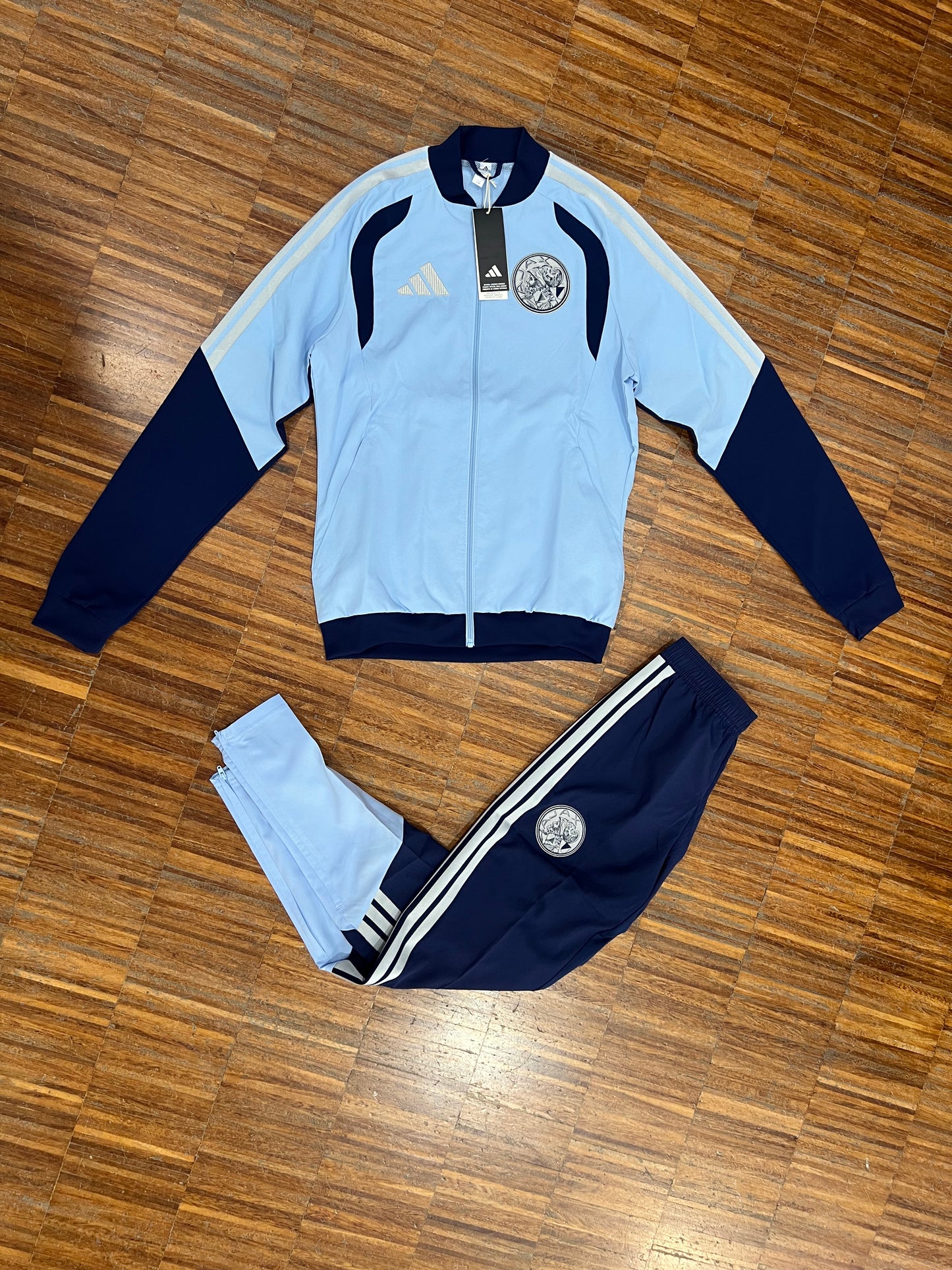 Tuta Ajax Stagione 2026/27 – Blu Celeste