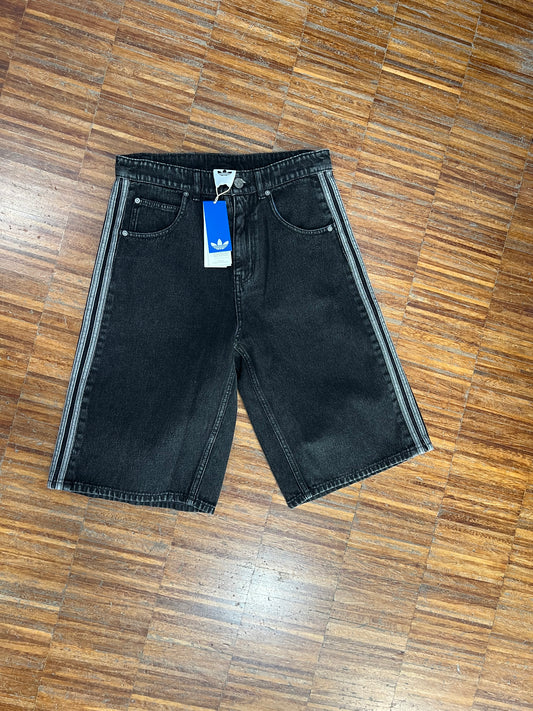 Adidas Originals Bermuda in Jeans